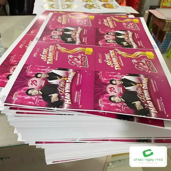 Tờ in poster nhiều mẫu trên cùng khổ giấy