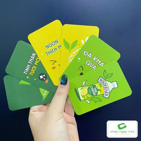 Thẻ giấy bo g&oacute;c sau khi cắt ch&iacute;nh x&aacute;c, m&eacute;p đều v&agrave; sạch