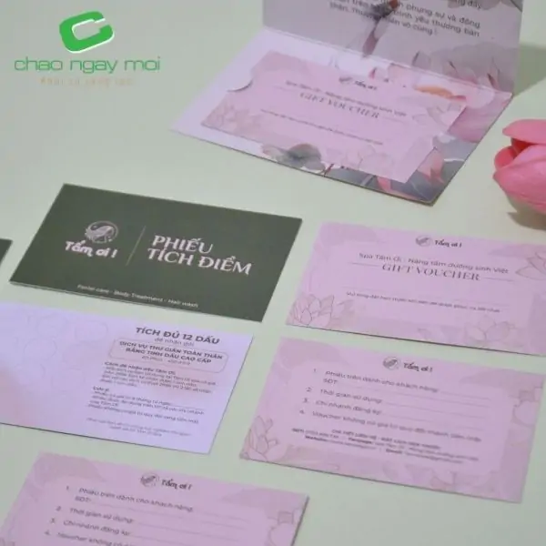C&aacute;c sản phẩm in nhanh phổ biến gồm tờ rơi, brochure, catalogue, poster v&agrave; danh thiếp với quy c&aacute;ch sản xuất kh&aacute;c nhau