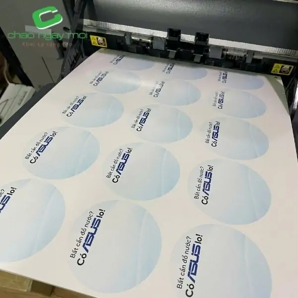 In nhanh v&agrave; in Offset kh&aacute;c nhau về quy tr&igrave;nh sản xuất, thời gian xử l&yacute;, số lượng v&agrave; khả năng đ&aacute;p ứng từng loại đơn h&agrave;ng